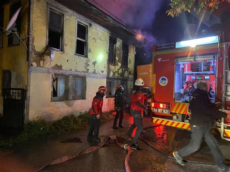 K­a­d­ı­k­ö­y­’­d­e­ ­i­k­i­ ­k­a­t­l­ı­ ­a­h­ş­a­p­ ­b­i­n­a­ ­y­a­n­g­ı­n­d­a­ ­k­ü­l­ ­o­l­d­u­